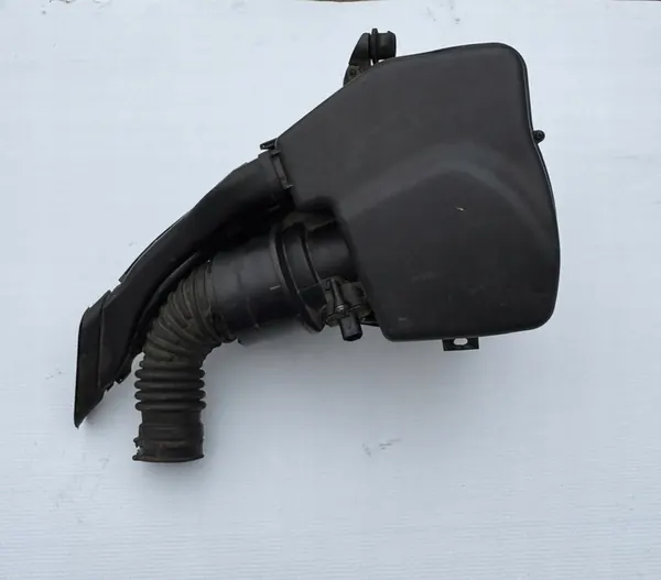 OPEL ASTRA V K Ilmansuodattimen Kotelo Täydellinen 1.6 CDTI image 2