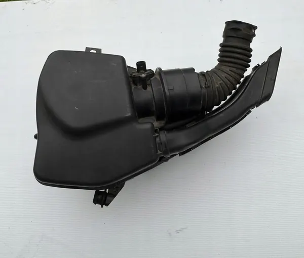 OPEL ASTRA V K Ilmansuodattimen Kotelo Täydellinen 1.6 CDTI image 3