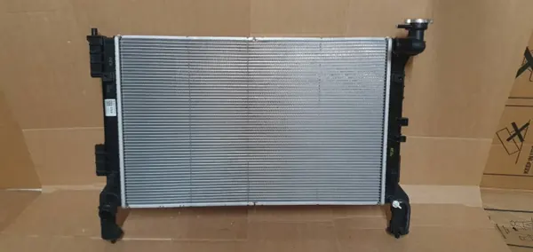 Jäähdytinpuhallin OEM 25310-E6100 Kia Optima Sonata Hybridille image 3