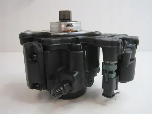 Gebrauchte Einspritzpumpe OEM 9678086680 für Citroen DS5 image 4