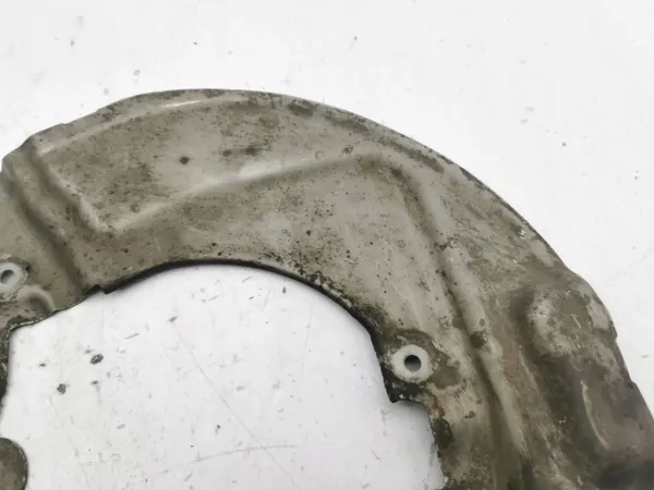 OEM AMD153192 Takajarrulevyn suojus oikea puoli image 4
