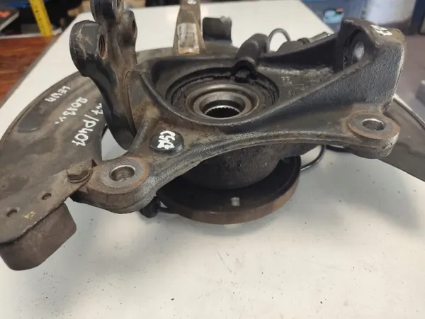OEM 1640790280 Framhjulsnav - Begagnad image 4