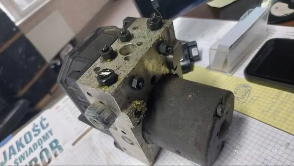 Controlador Bomba ABS ESP OEM 0614517 para Audi A4 B7 image 2