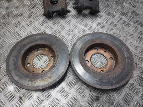 Disques, Plaquettes & Étriers Frein Avant OEM image 3