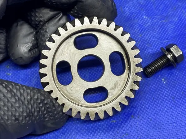 Oljepump kugghjul OEM 03G103580 för VW Sharan image 4