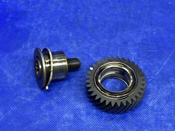 Oljepump kugghjul OEM 03G103580 för VW Sharan image 5