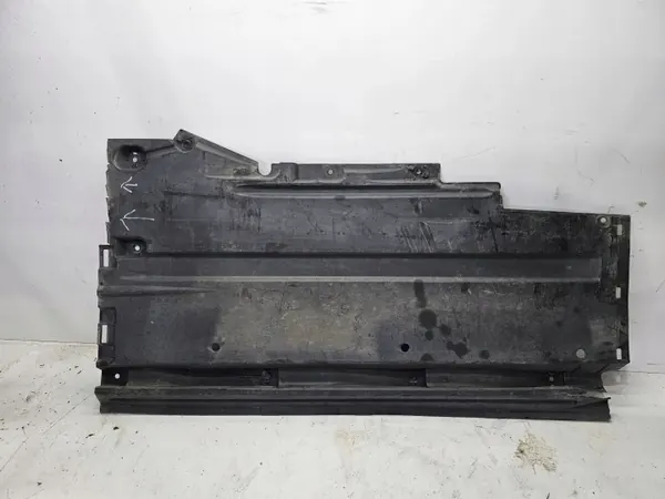 OEM 8K0825207B 3/26 Vänster Underredessköld Audi image 2