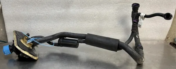 AdBlue-korkki ja Letku OEM 748902871R Renault Master III image 2