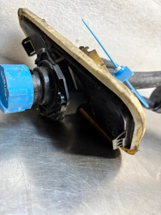 AdBlue-korkki ja Letku OEM 748902871R Renault Master III image 5