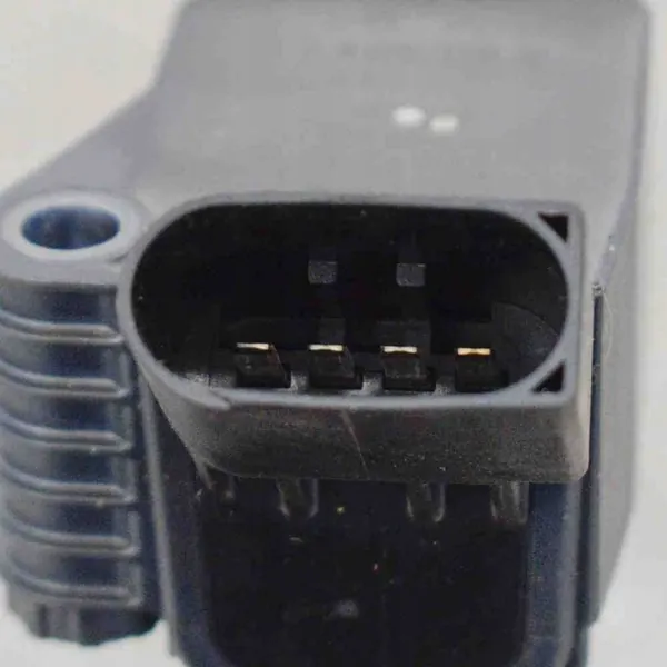 Conjunto de bobinas de ignição Audi A3 2.0L OEM 06J905110E0040102009 image 4