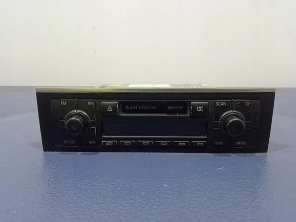AUDI A4 B6 Radio OEM 8E0035152 - Audison Käytetty image 2