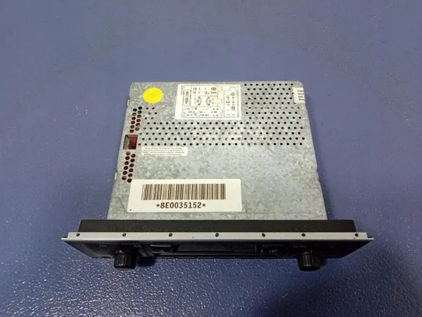 AUDI A4 B6 Radio OEM 8E0035152 - Audison Käytetty image 7