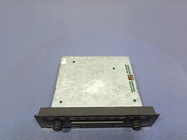 AUDI A4 B6 Radio OEM 8E0035152 - Audison Käytetty image 8