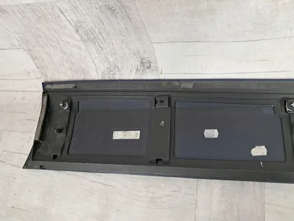 VW ID4 Dörrlist Vänster Fram OEM 11A854939D image 6