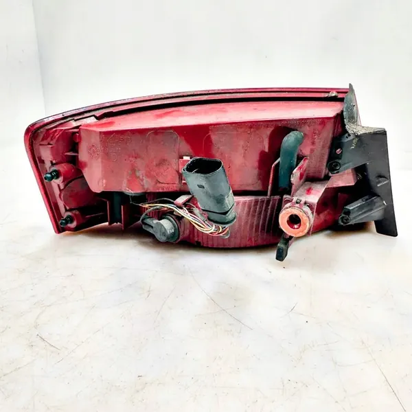 Luz Trasera Derecha Audi A5 8T 8F 8T8945096D image 3