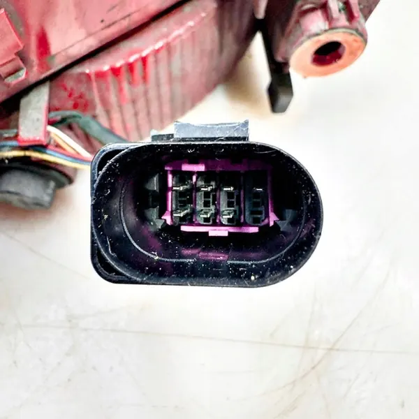 Luz Trasera Derecha Audi A5 8T 8F 8T8945096D image 5