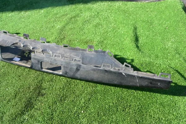 Audi Q8 RSQ8 Klepstrip OEM 4M3853236 image 6