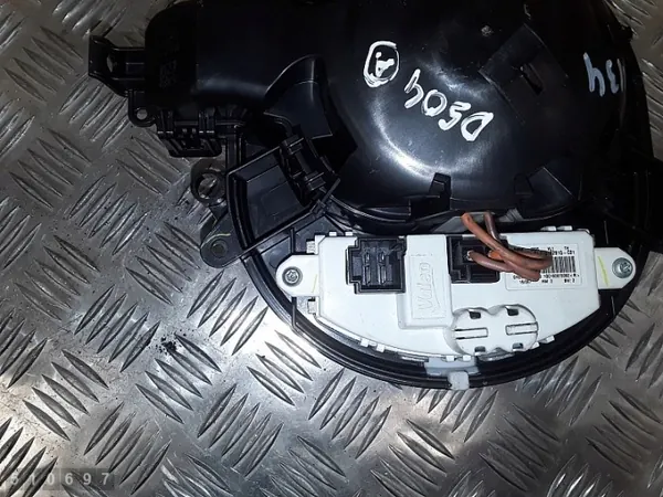 BMW Lämmityspuhallin OEM t947769 - Käytetty image 3