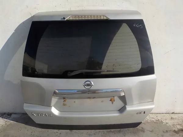 Puerta trasera Nissan X-Trail T31 OEM 665 image 2