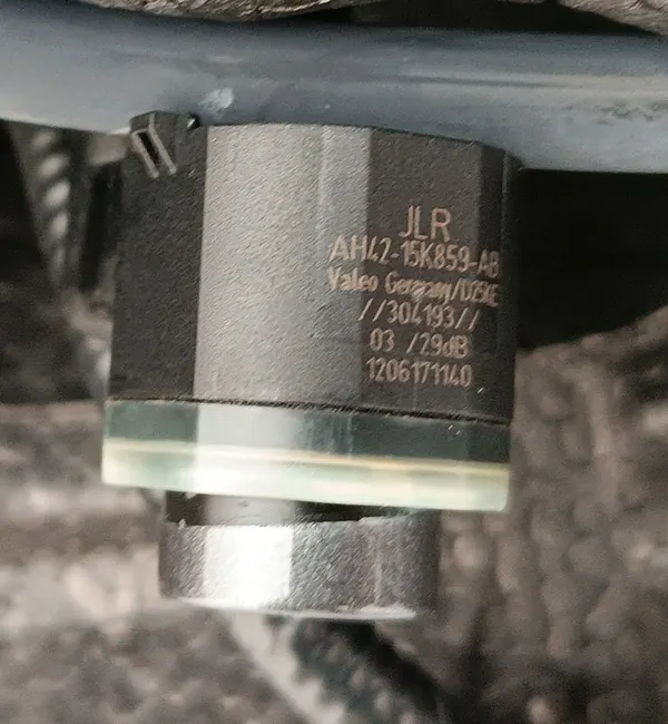 Front Bumper JAGUAR XJ351 R-SPORT image 10