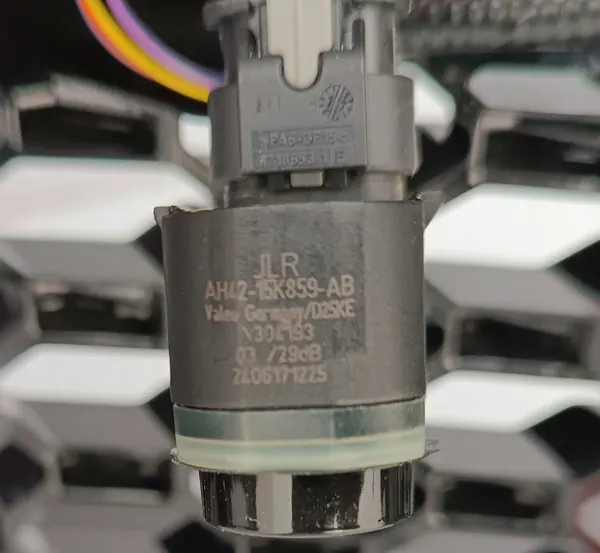 Front Bumper JAGUAR XJ351 R-SPORT image 9