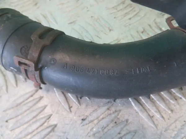 AdBlue-täyttöputki OEM A9064710082 Mercedes Sprinterille image 3