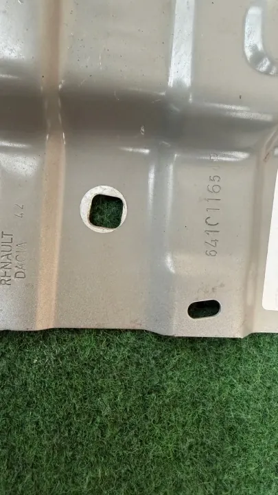 Dacia spatbordbeugel OEM 641C11654R links voor image 3