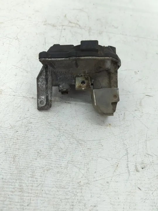 Throttle Valve Mercedes-Benz C W205 2015 147B08010R image 2
