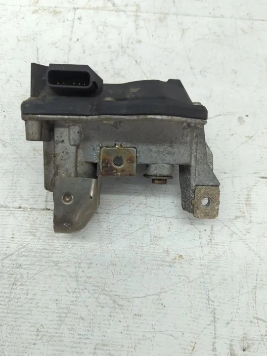 Throttle Valve Mercedes-Benz C W205 2015 147B08010R image 3