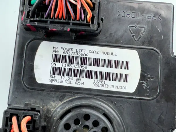 Jeep Compass takaluukun moduuli OEM 68373038AA image 10