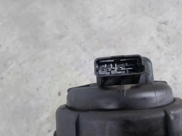 Carcaça do filtro de combustível Opel Vectra C 1.9 CDTI 13122587 image 2