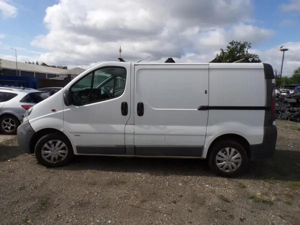 Opel Vivaro A 1.9 DCI Motor OEM 12521081 image 6