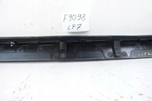 OEM 10E853855A Vasen kynnyssuoja Cupra Bornille image 6