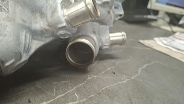 Vattenpump VW Audi Seat Skoda 1.5TSI 04E907593 image 7