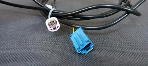 Mercedes USB/AUX-liitin OEM A2468201915 - Käytetty image 7