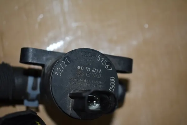 Vesipumpun letku Audi Porsche image 4