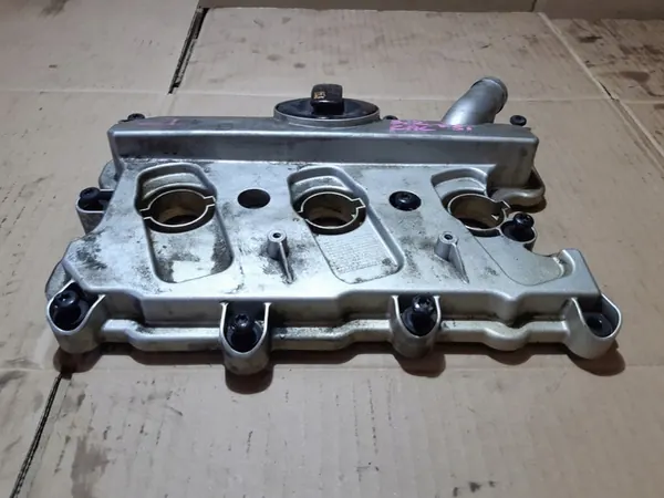 Vänster ventilkåpa AUDI Q5 3.2 FSI CAL 06E103471P image 2