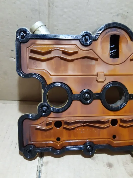 Vänster ventilkåpa AUDI Q5 3.2 FSI CAL 06E103471P image 3