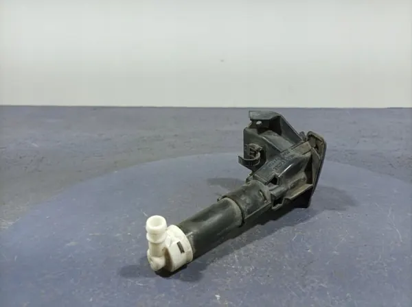 Mitsubishi OE Koplampsproeier OEM 37023 Linkerkant image 4