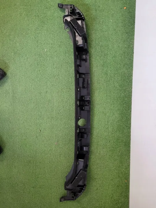 OEM L8B2-442A01-PIA Heckklappen-Spoiler-Gleiter image 6