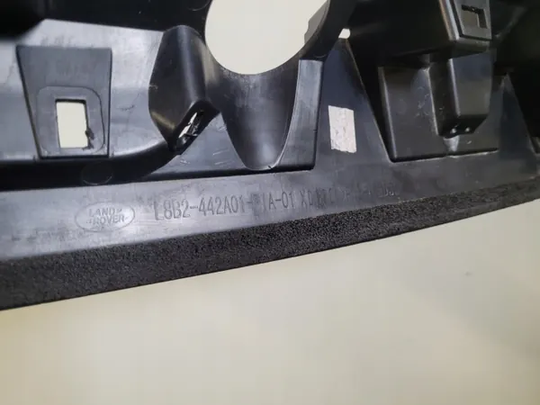 OEM L8B2-442A01-PIA Heckklappen-Spoiler-Gleiter image 9
