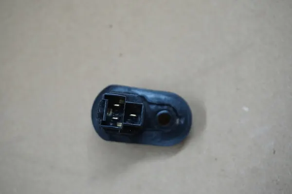 Nissan Patrol Dörrgränsswitch OEM 0000009 Vänster Fram image 4