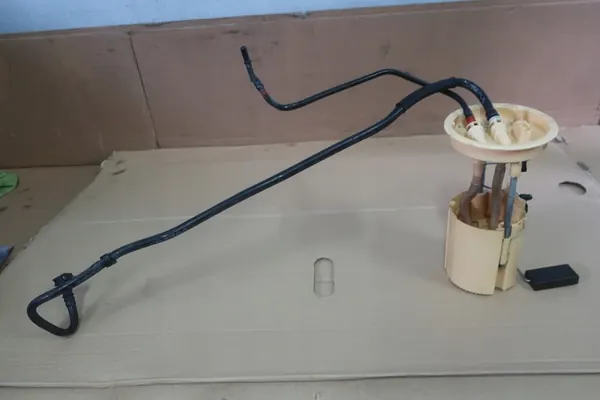 VOLVO V70 III S80 II Kraftstoffstandsensor 2007-2013 OEM image 4