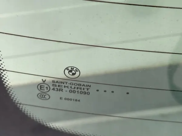 Takalasi OEM SZYBA TYLNA TYŁ BMW F02 F01 image 3