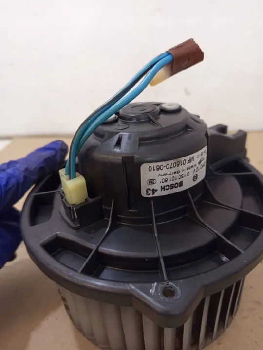 Toyota Avensis II T25 Ventilator 0160700610 image 3