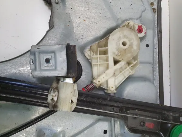 Elevador de vidro dianteiro direito VW Transporter T5 03- image 4