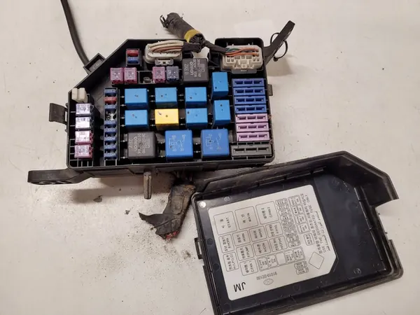 Caixa de fusíveis HYUNDAI TUCSON 2.0L diesel 2004 image 6