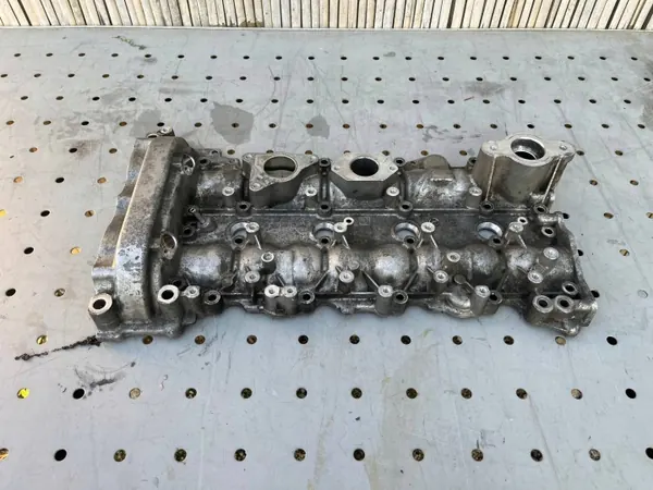 Venttiilikansi Mercedes-Benz OEM A2700160205 image 2