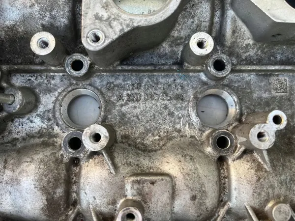 Venttiilikansi Mercedes-Benz OEM A2700160205 image 3