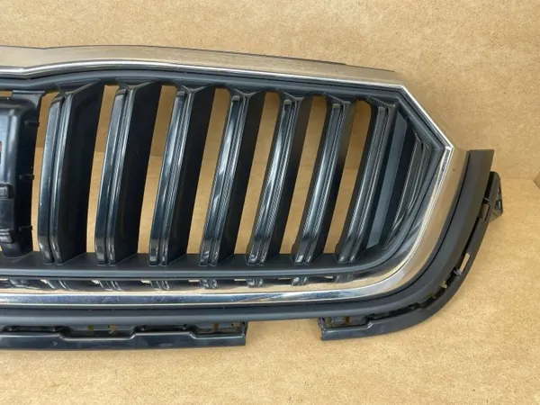 OEM 5E3807724 Etupuskurin ritilä Skoda Octavia IV:lle image 6